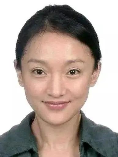 明星证件照分析_艺考证件照要求_美术艺考生面试现场