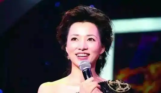 各大卫视主持人的工资差距到底有多大？被惊讶到~