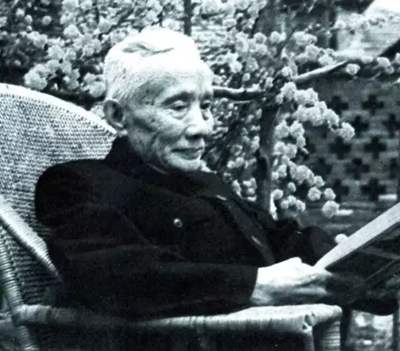 中西新闻写作比较_朱光潜自然情趣定位_中西诗歌情趣比较