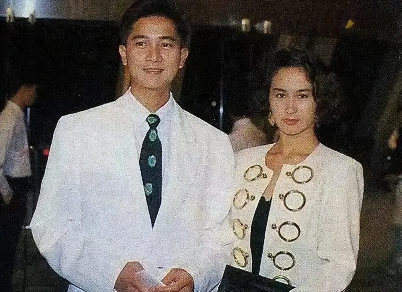 赌王何鸿燊视频_何鸿燊夸赞何超琼_何鸿燊评价李嘉欣与何超琼