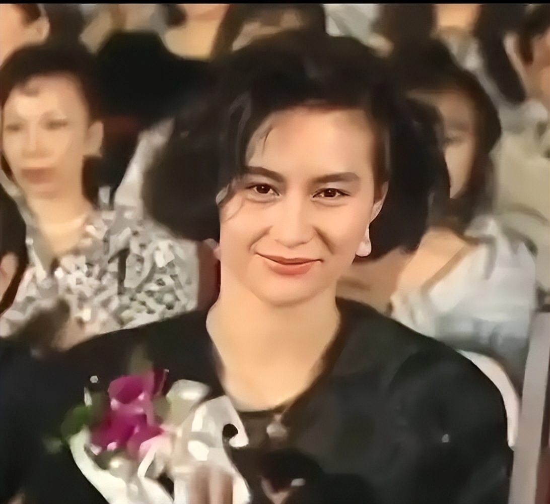 何鸿燊评价李嘉欣与何超琼_何鸿燊夸赞何超琼_赌王何鸿燊视频