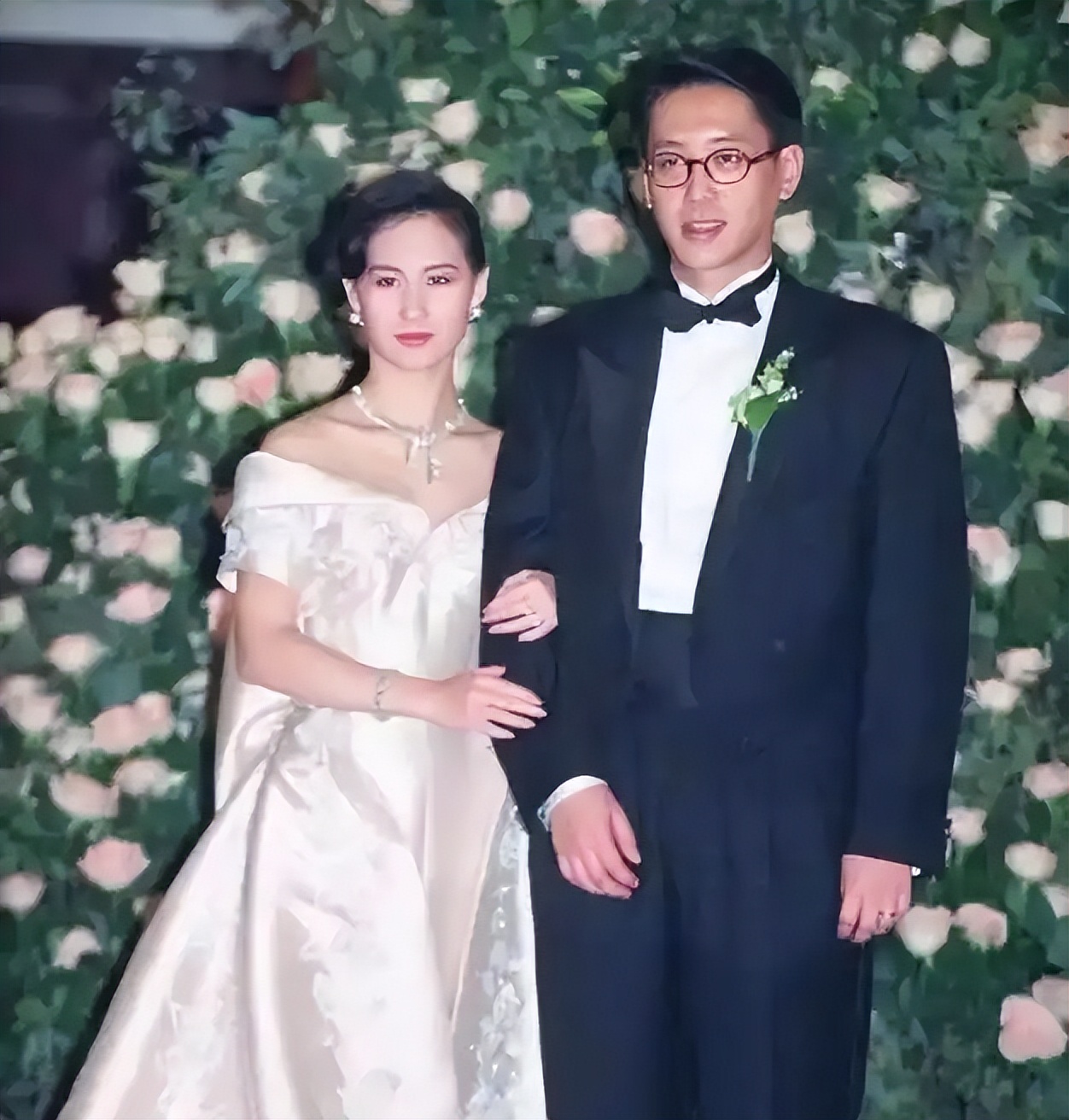 何鸿燊评价李嘉欣与何超琼_何鸿燊夸赞何超琼_赌王何鸿燊视频