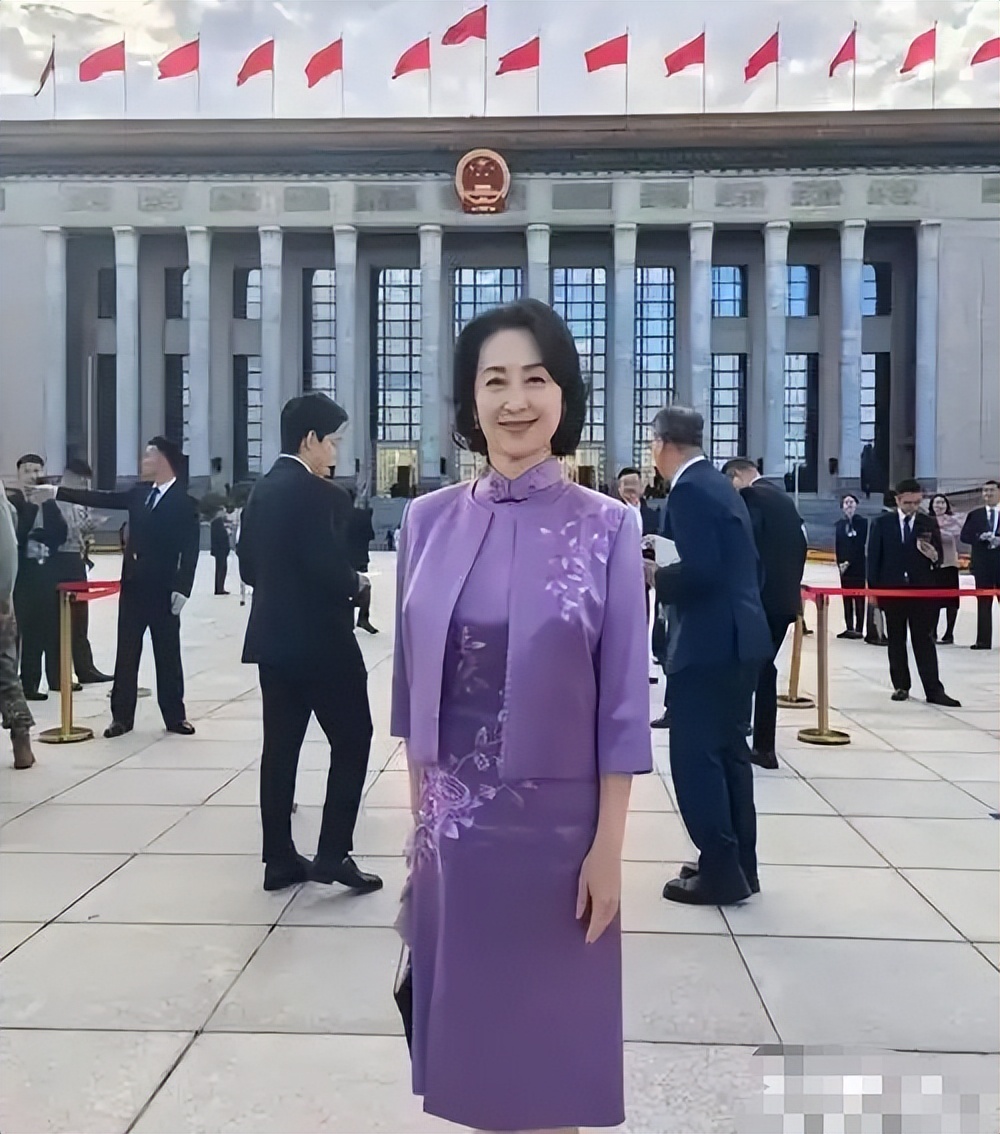 赌王何鸿燊视频_何鸿燊夸赞何超琼_何鸿燊评价李嘉欣与何超琼