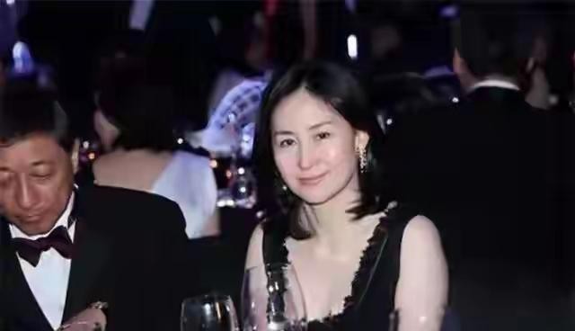 赌王女儿何超琼 何超英 何超仪_赌王何鸿燊视频