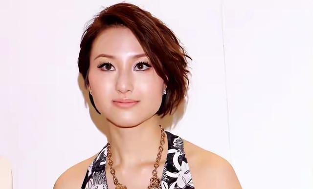 赌王女儿何超琼 何超英 何超仪_赌王何鸿燊视频