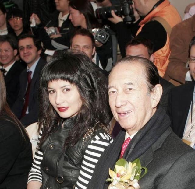 赌王女儿何超琼 何超英 何超仪_赌王何鸿燊视频