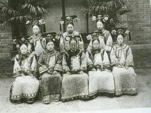 清朝珍妃被打板子脱裤子_光绪皇帝珍妃事件_脱裤子打板子