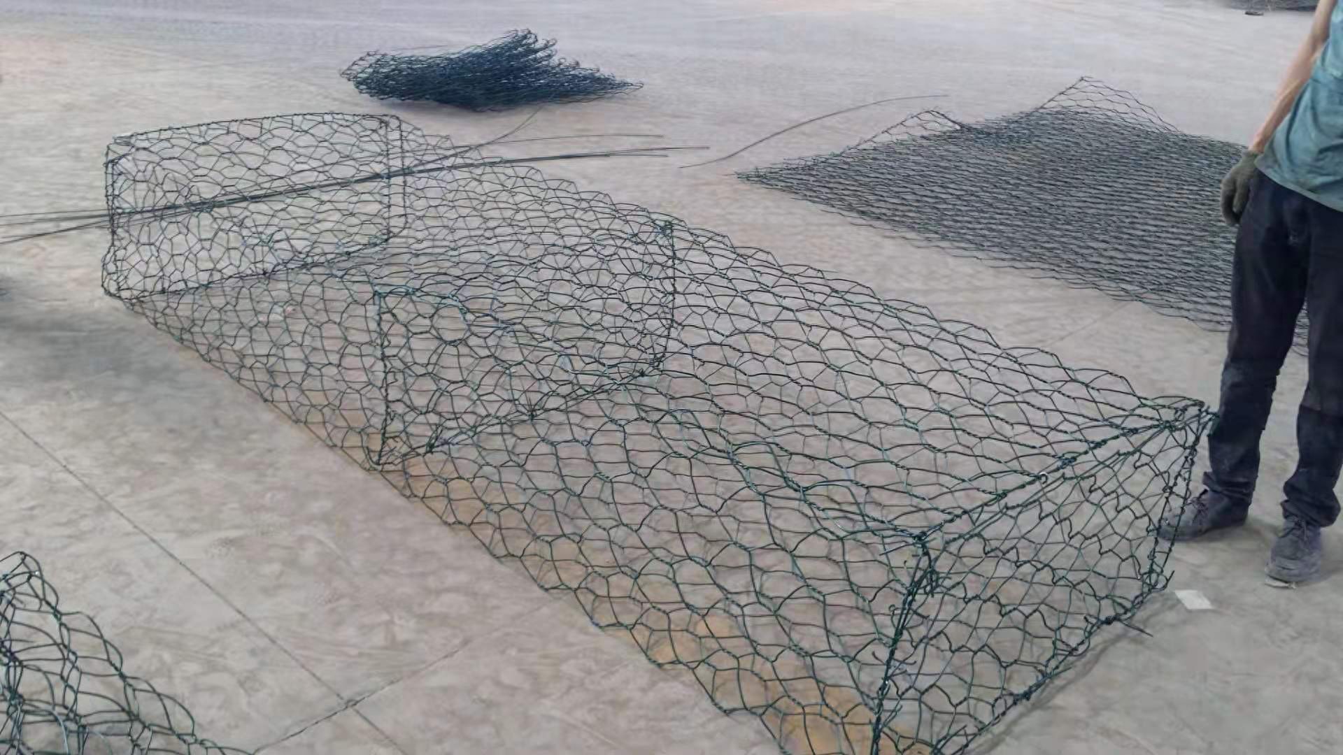 能让河堤长出植物的护坡雷诺护垫结构