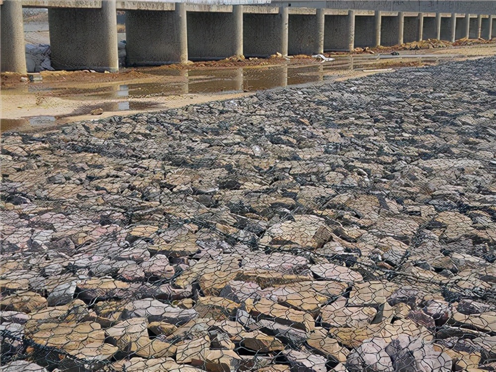 雷诺护垫施工规范_河道护坡雷诺护垫_PVC覆塑雷诺护垫