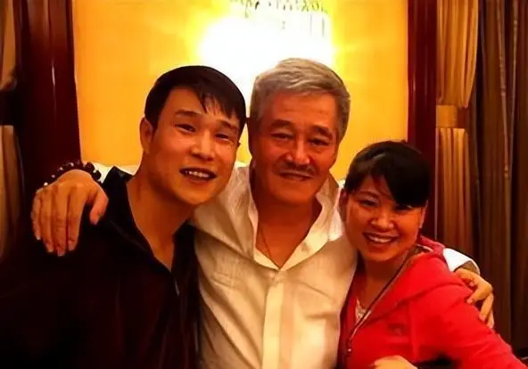 赵本山恨小沈阳原因_小沈阳赵本山反目内幕_赵本山重庆事件真相