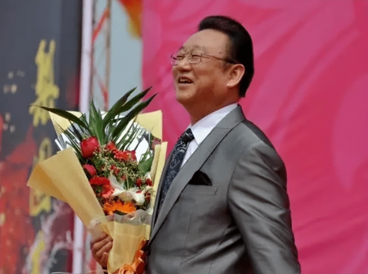 蒋大为看不起草根歌手事件_赵本山蒋大为内斗原因_赵本山重庆事件真相