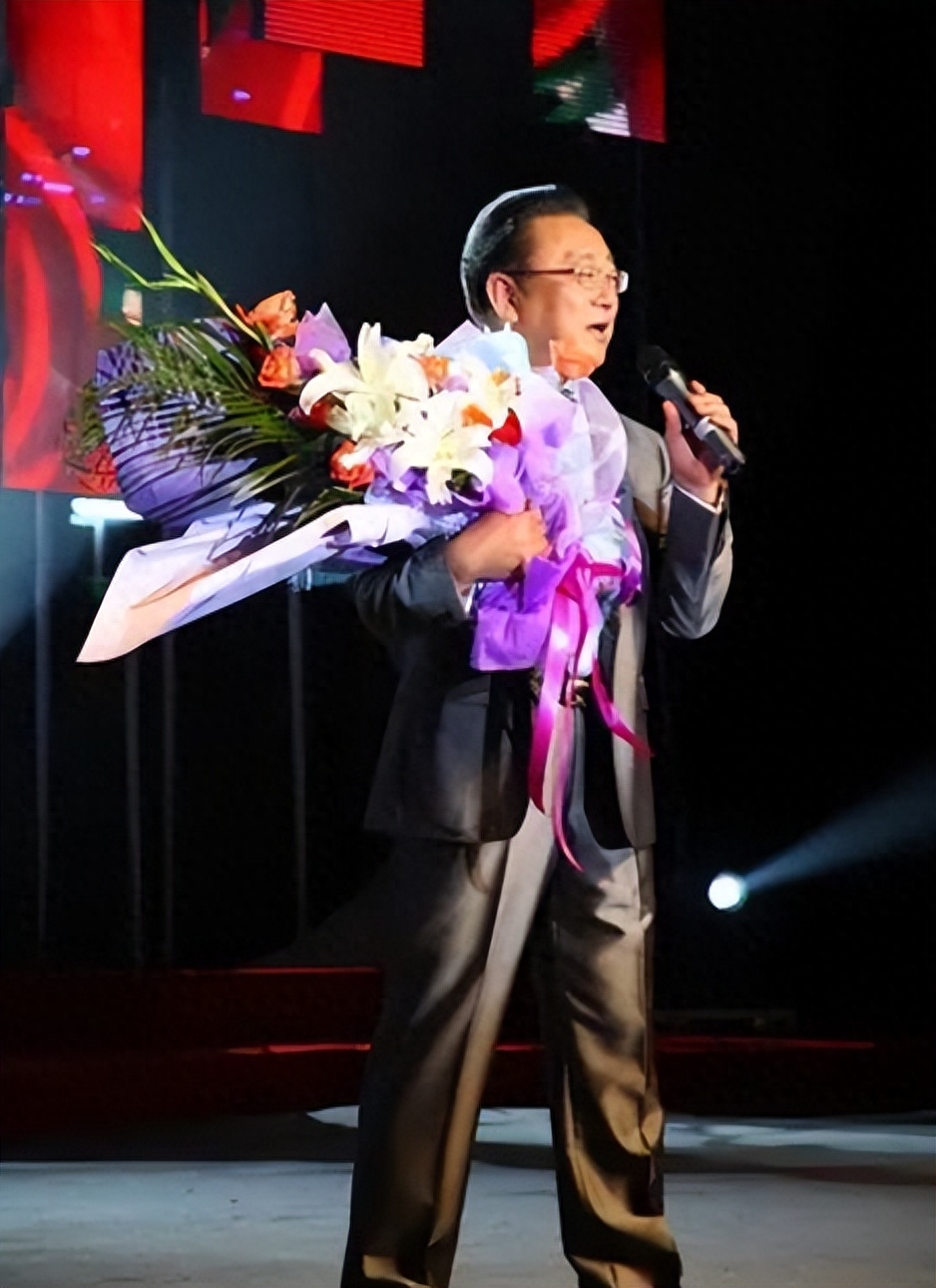 蒋大为看不起草根歌手事件_赵本山蒋大为内斗原因_赵本山重庆事件真相