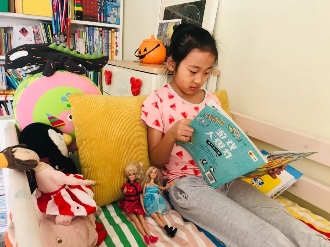 芭比娃娃小游戏_亲子互动游戏_角色扮演小游戏