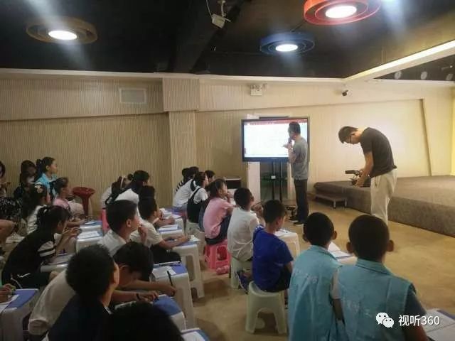 介休电视台星生代小记者暑期特训营新闻定义特点要素_新闻定义特点要素小记者培训_五要素的新闻两篇