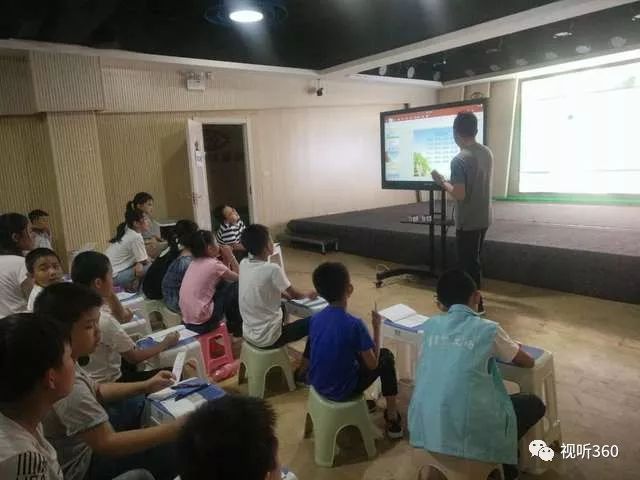 五要素的新闻两篇_介休电视台星生代小记者暑期特训营新闻定义特点要素_新闻定义特点要素小记者培训