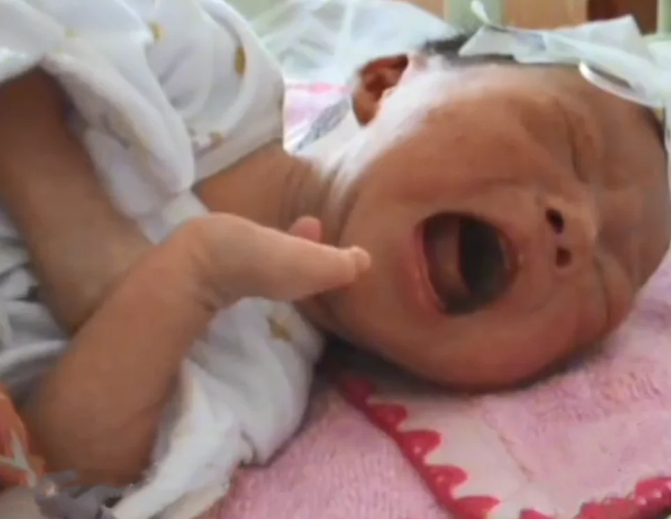 江西靖安医院弃婴事件_雨夜弃婴_太平间发现弃婴故事