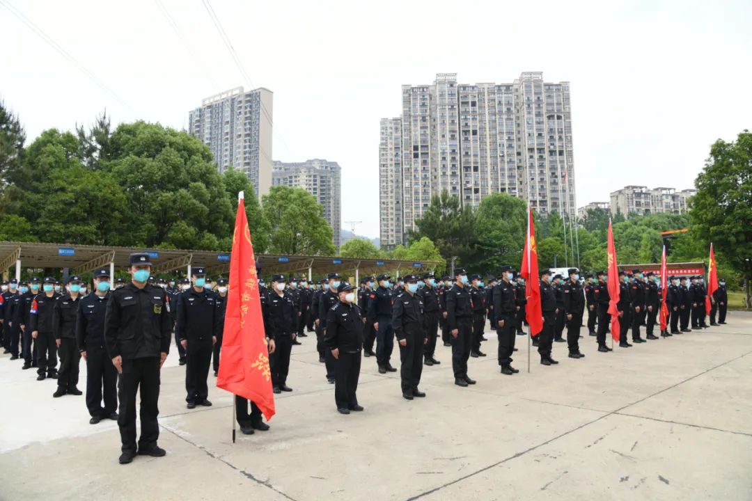 南昌市公安局领导班子_南昌市公安局欢送支援疫情防控工作队_景德镇萍乡新余鹰潭公安支援队