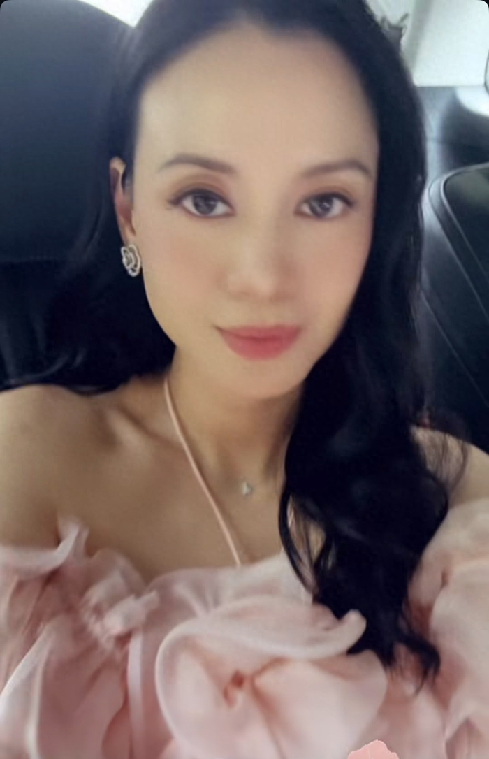 林恬儿闺蜜聚会_陈晓丹 婚礼_陈晓丹带女儿出席亲子活动