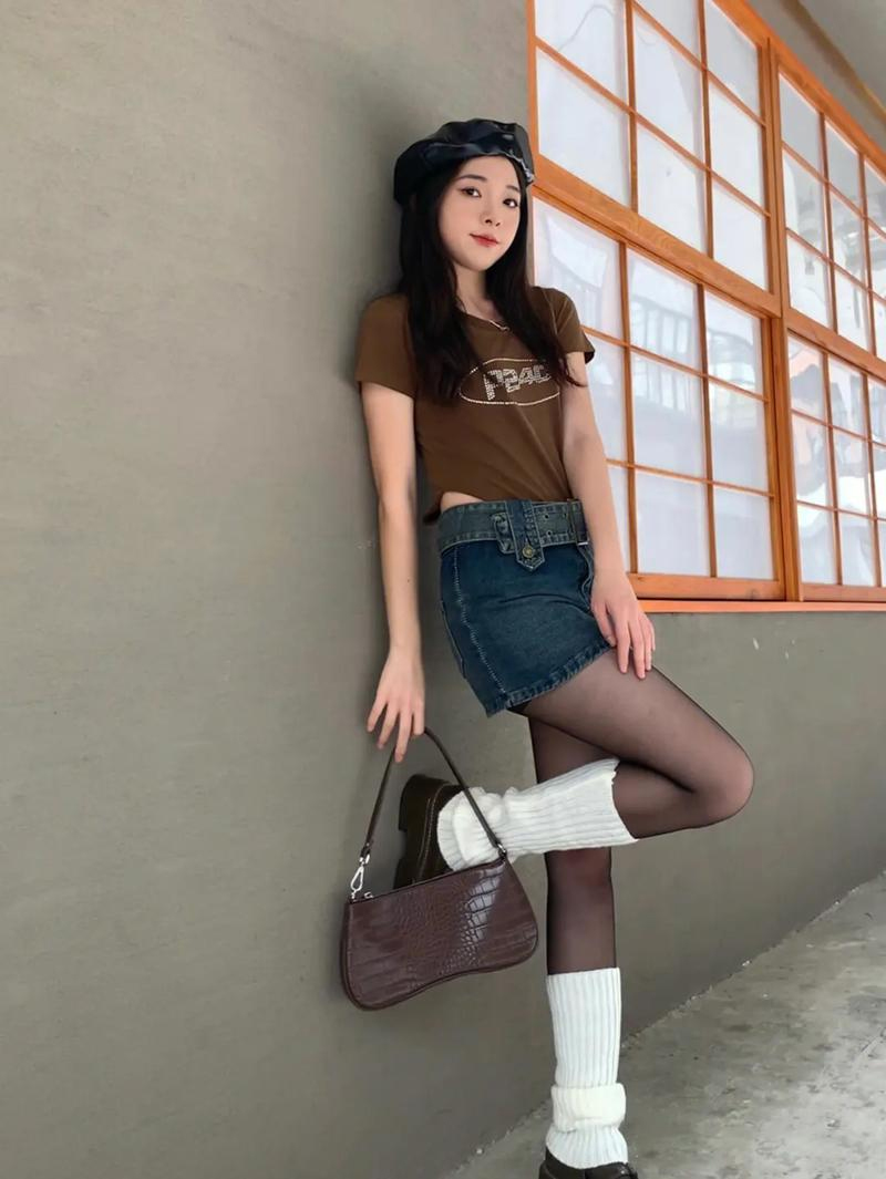 学妹的性感白丝袜_穿丝袜配棉袜原因_丝袜棉袜搭配技巧
