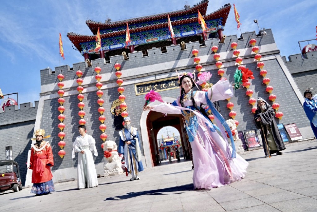 中国杂技之乡旅游_吴桥杂技大世界体验_天桥杂技