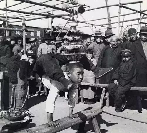 趣说北京｜原来天桥“八大怪”的拿手绝活儿是这些！