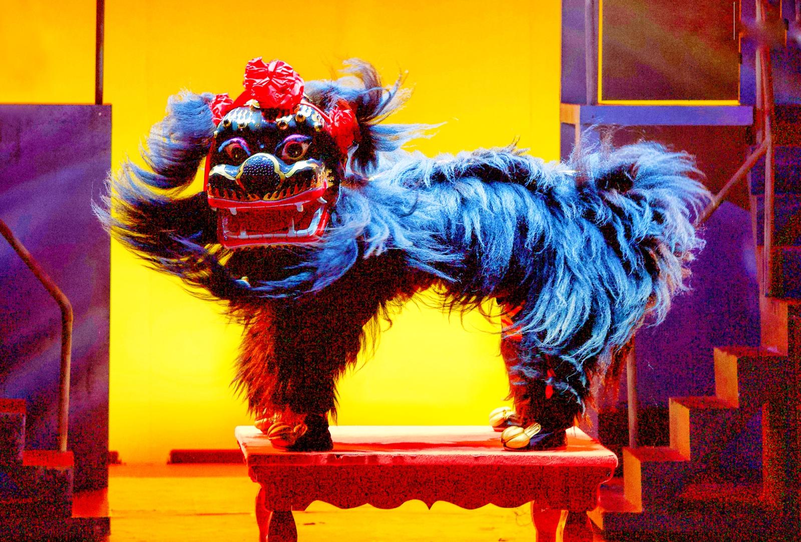 北京杂技团 扶摇直上 音乐剧 舞狮 绸吊 创新转型_北京杂技团 扶摇直上 音乐剧 青狮杂技团 振兴之路_天桥杂技