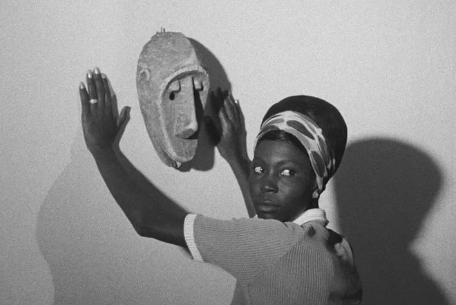 面具说话撕裂人电影_演员戴面具的表演技巧_电影中的面具象征意义