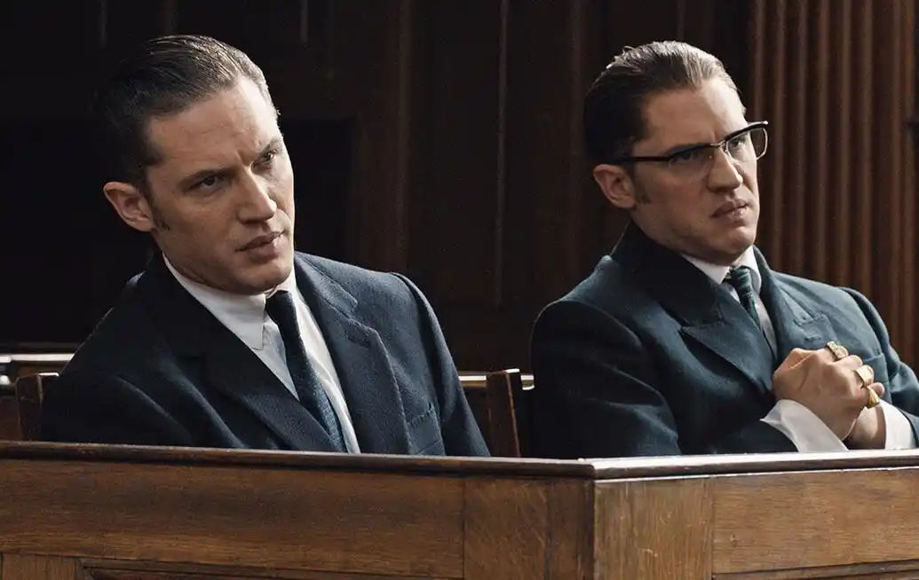 演员一人分饰多角_演员角色变换技巧_面具说话撕裂人电影