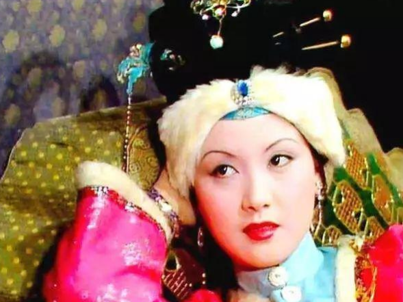 张国立的老婆邓婕（邓婕：与张国立丁克32年，这辈子最大的遗憾，是没有生个孩子）