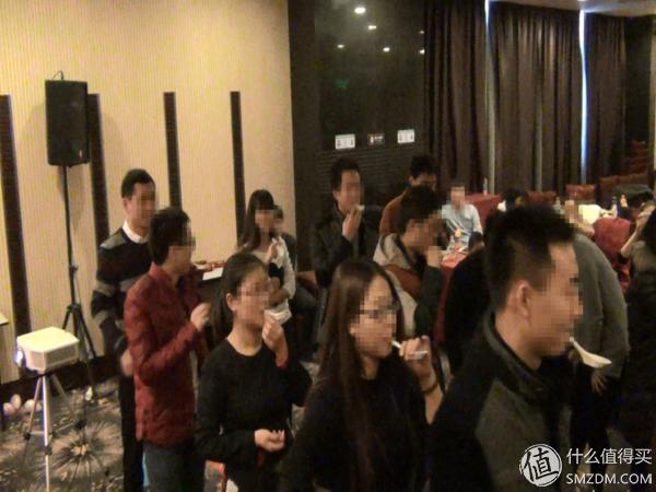 室内暖场小游戏_抢帽子游戏规则_公司年会团体游戏