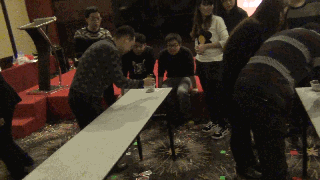 抢帽子游戏规则_室内暖场小游戏_公司年会团体游戏