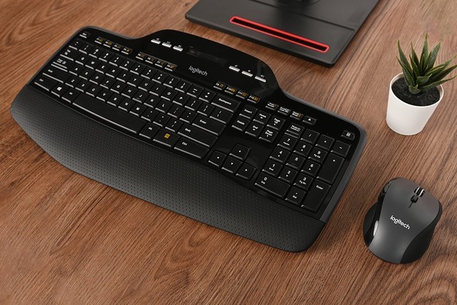 自带LCD显示屏，3年超长续航？罗技无线键鼠套装入手体验