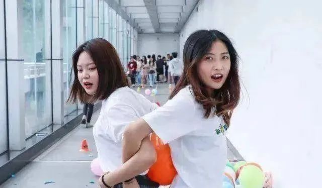 偏娱乐类团建游戏_猜歌游戏_双人踩气球的游戏规则