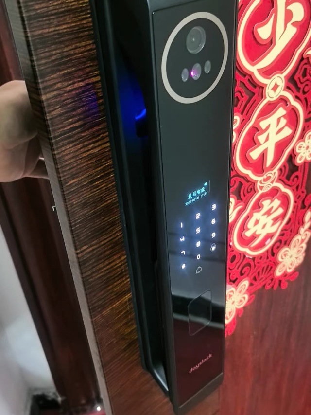 电子密码锁设计中遇到的问题_指纹锁安全隐患_选购技巧