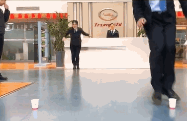 年会游戏推荐_洞房花烛夜游戏规则_适合年会气氛活跃的游戏