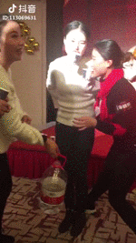 洞房花烛夜游戏规则_年会游戏推荐_适合年会气氛活跃的游戏