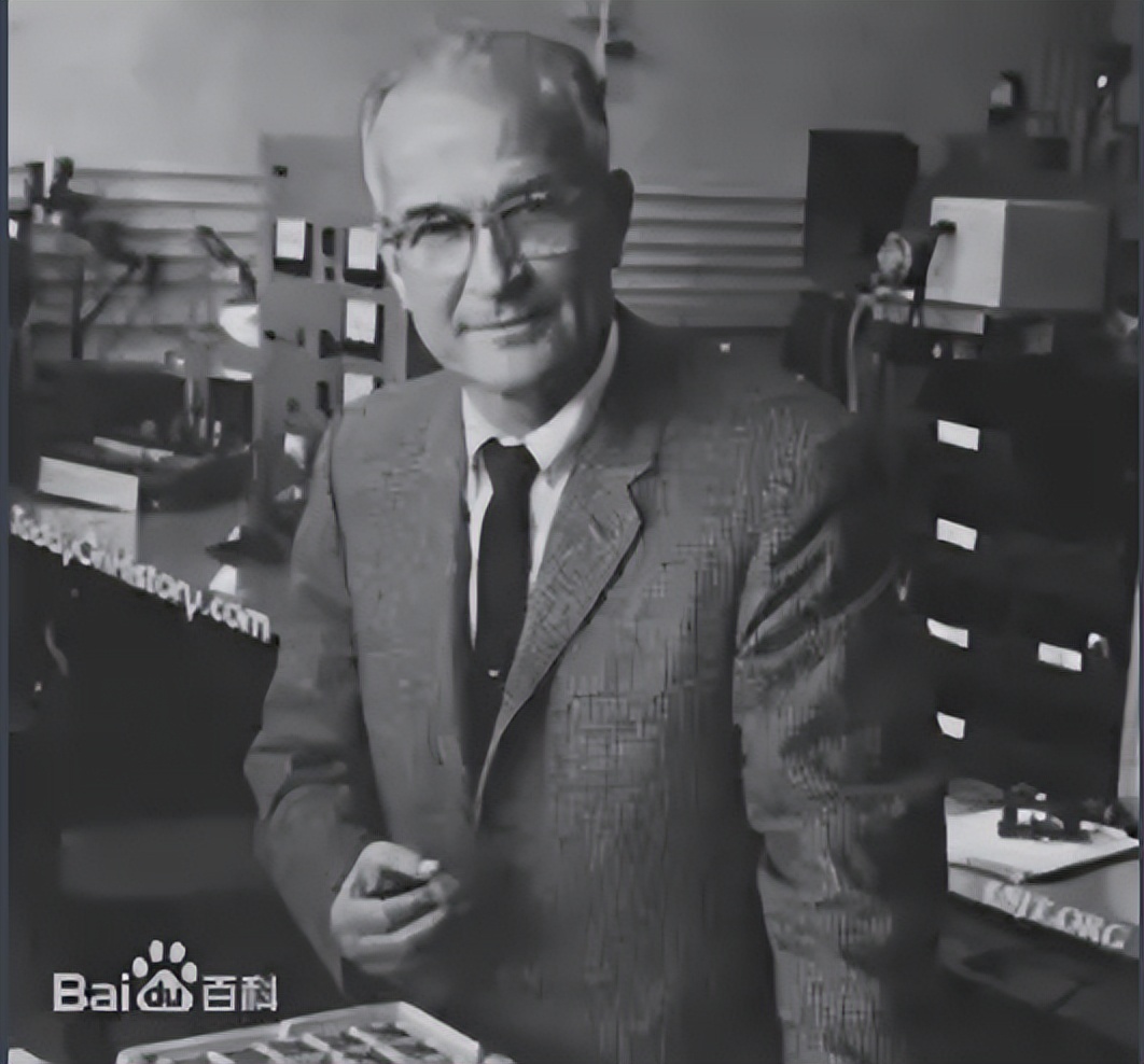 CPU发展史_微处理器与外设大学教程_中央处理器演进历程