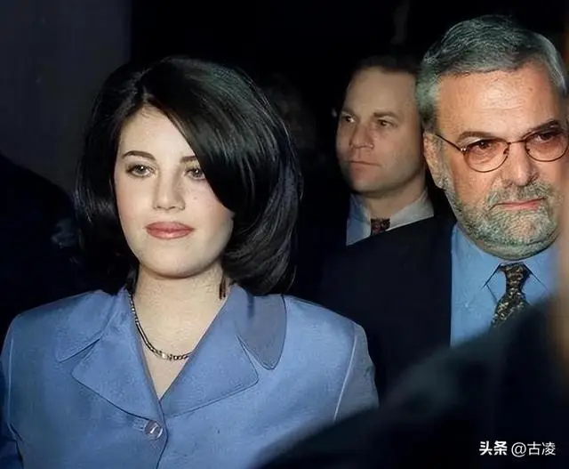 希拉里以牙还牙真相_克林顿莱温斯基丑闻_克林顿偷情视频