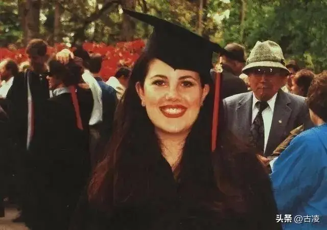 克林顿偷情视频_希拉里以牙还牙真相_克林顿莱温斯基丑闻