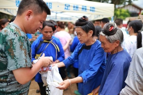本报记者直击贵州榕江、从江抗洪一线：洪水来袭 青年汇聚一线勇担当