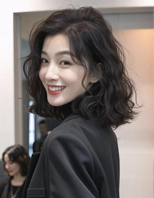 头包脸发型设计_2026小男孩流行发型_慵懒风中短羊毛卷