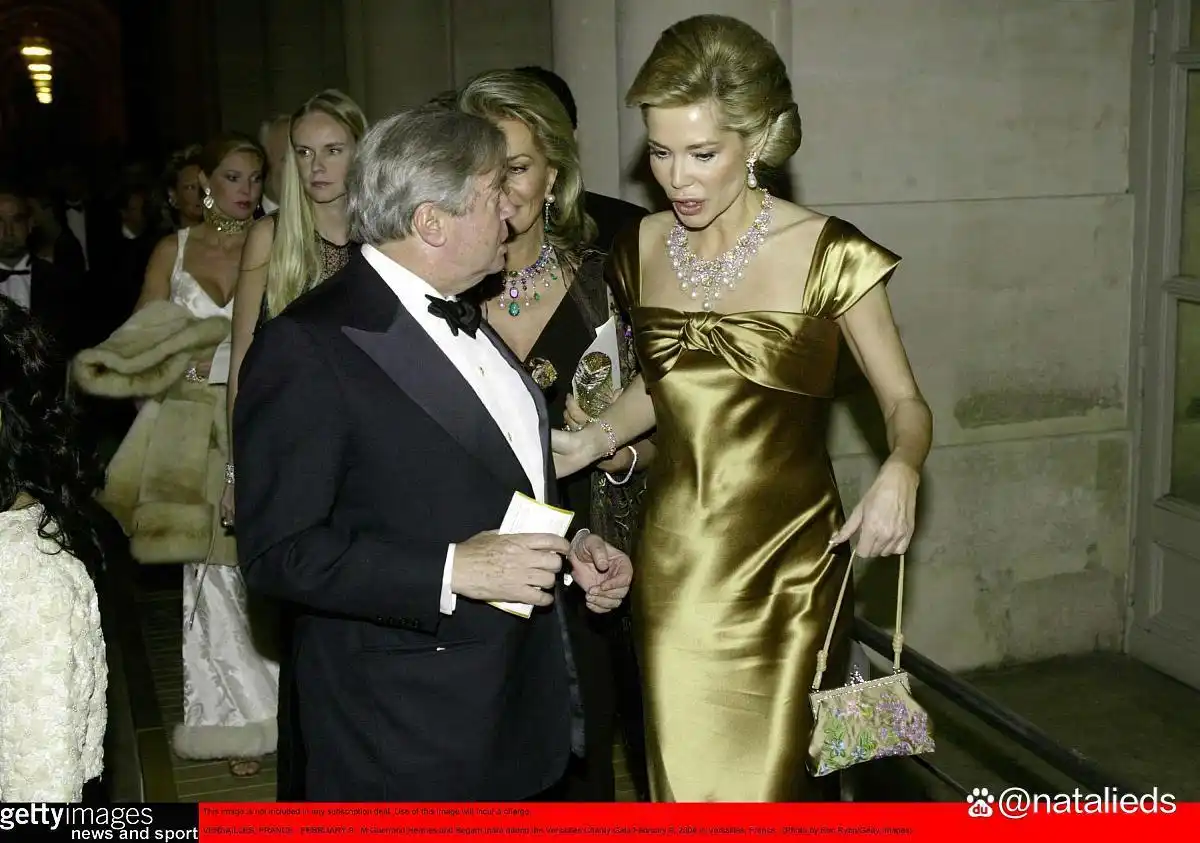 戴安娜王妃生平经历_戴安娜王妃婚姻悲剧_经典国外美女戴安娜