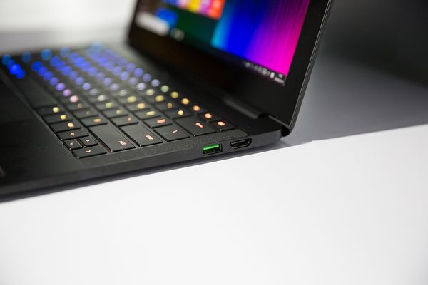 Razer Blade Stealth超极本_雷蛇灵刃潜行版售价_雷蛇笔记本是什么系统
