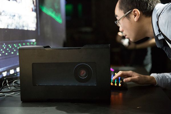 Razer Blade Stealth超极本_雷蛇灵刃潜行版售价_雷蛇笔记本是什么系统
