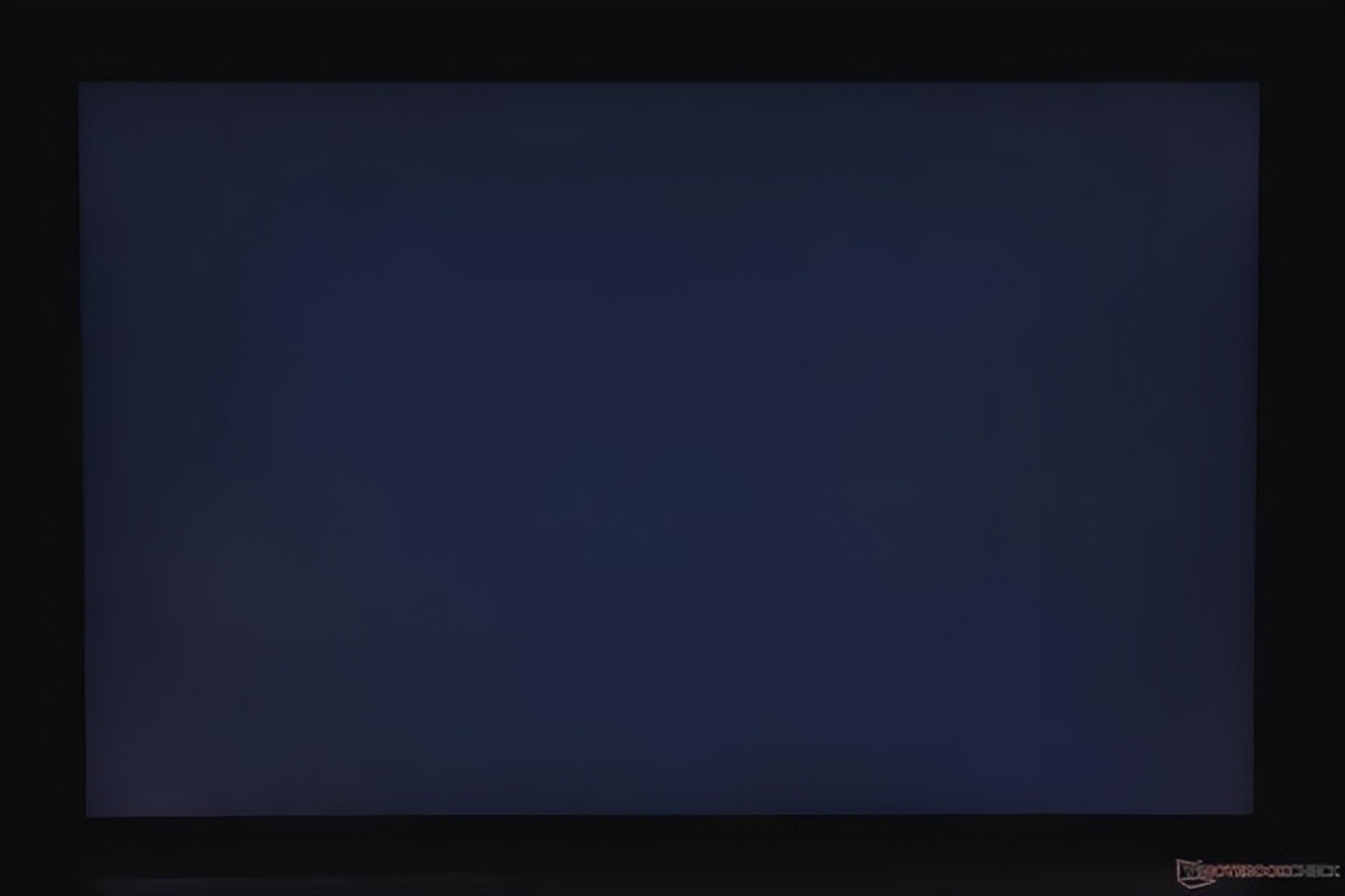 雷蛇笔记本是什么系统_Razer Blade 18 review_Smaller than many 17-inch gaming laptops