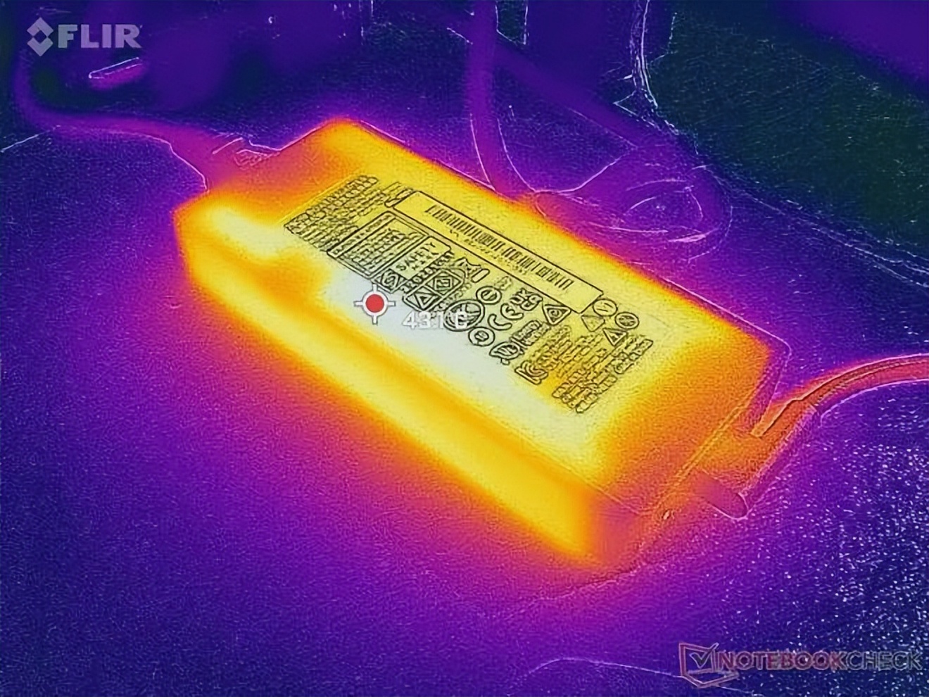 雷蛇笔记本是什么系统_Smaller than many 17-inch gaming laptops_Razer Blade 18 review