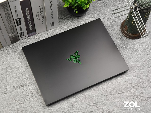 雷蛇笔记本是什么系统_雷蛇灵刃14锐龙版 20mm轻薄游戏本_雷蛇灵刃14锐龙版 240Hz高刷屏评测