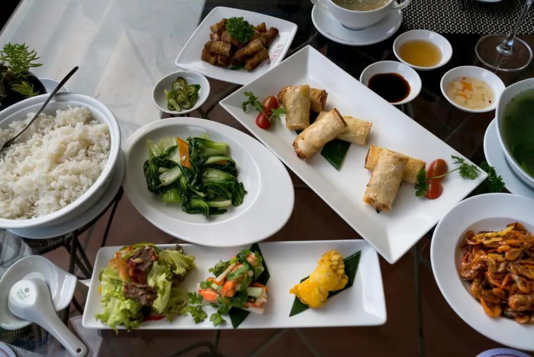 守护长辈“舌尖安全”别让吃饭变“难关”