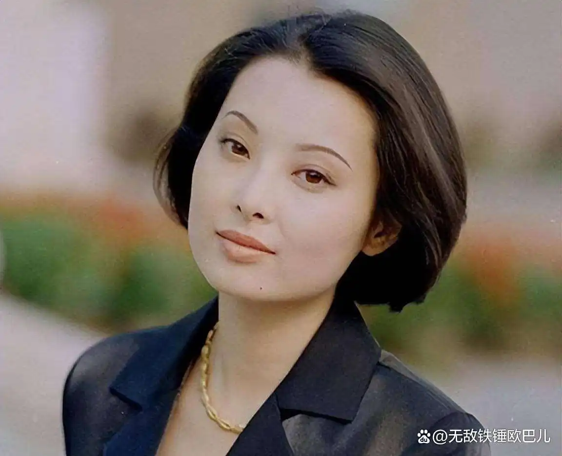 袁立12年感情无果！昔日恋人转身娶张怡宁，网友：爱情长跑终成遗憾