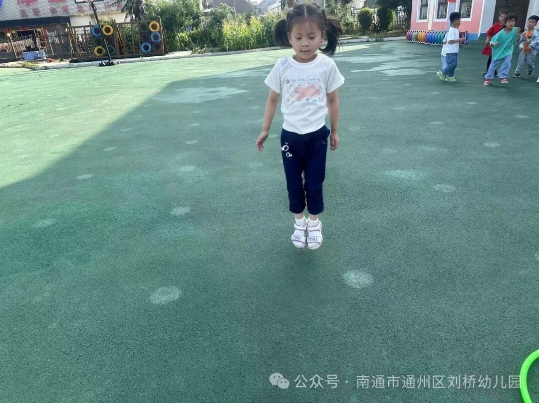 幼儿沙包游戏玩法_沙包游戏规则图片设计_沙包里面可以放什么